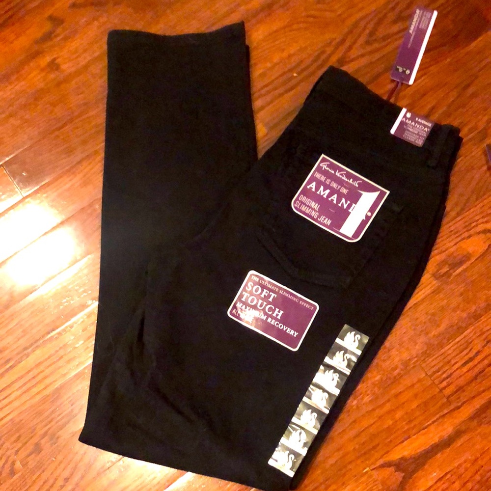 Gloria Vanderbilt size 8 NWT Blk jeans